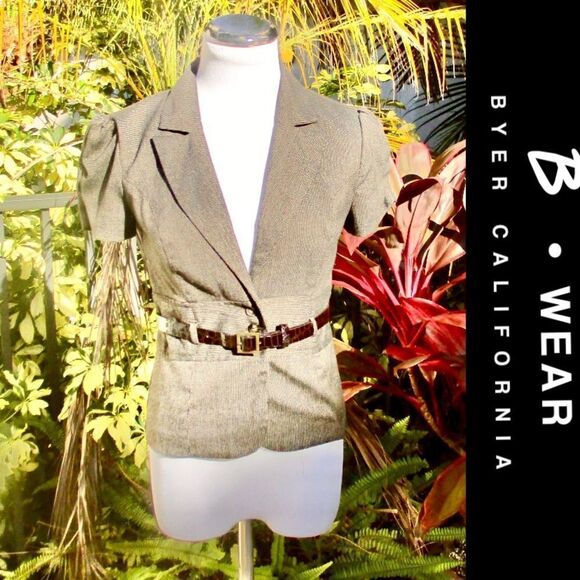 🍍3/$15🍍 B. Wear Short Sleeve Blazer ✨NWOT✨ - Picture 1 of 6